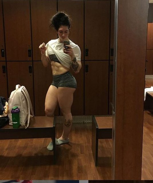 Natasha Aughey pic before work out