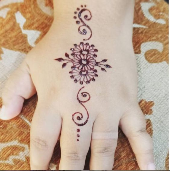 easy and simple henna design for back hand
