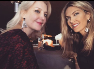 Eva kaili with her friend