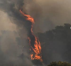 Fast-Moving Massive Wildfires in Turkey’s Coastal Forests, Forcing Evacuations in Muğla and Antalya