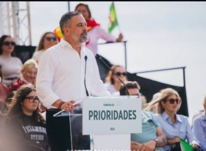 Santiago Abascal Draws Large Crowd at VOX Rally in Mallorca Ahead of Spain’s November Elections