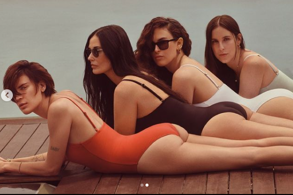 Demi moore with her 3 daughters